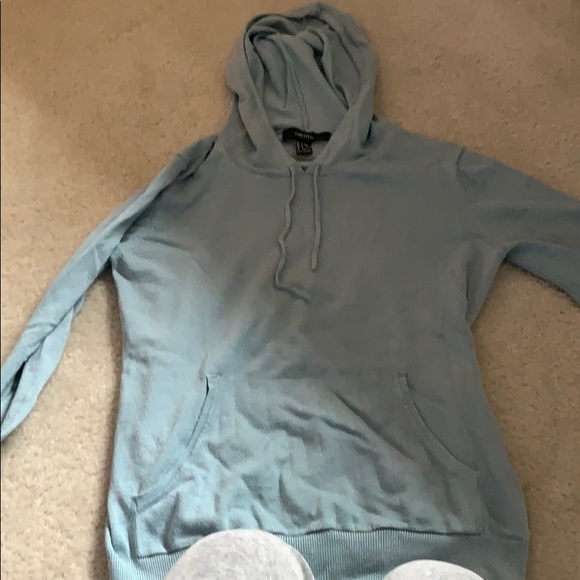 Light blue sweater - Picture 3 of 3